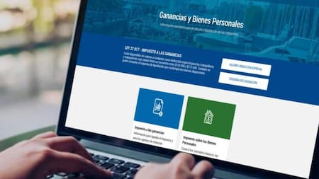 Impuesto a las Ganancia y Bienes Personales. Foto: NA.