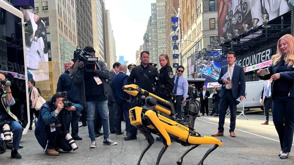 Presentación de los robots que patrullarán en Nueva York. Foto: EFE