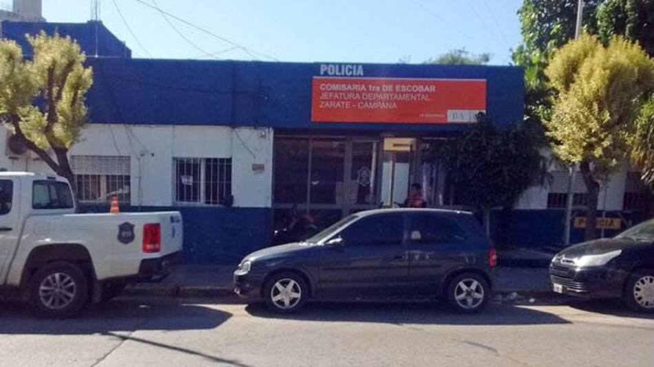 Comisaría Primera de Escobar, Policía