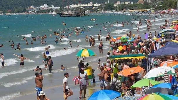 Brasil rompe récords con los turistas argentinos: los datos que celebran en el país vecino