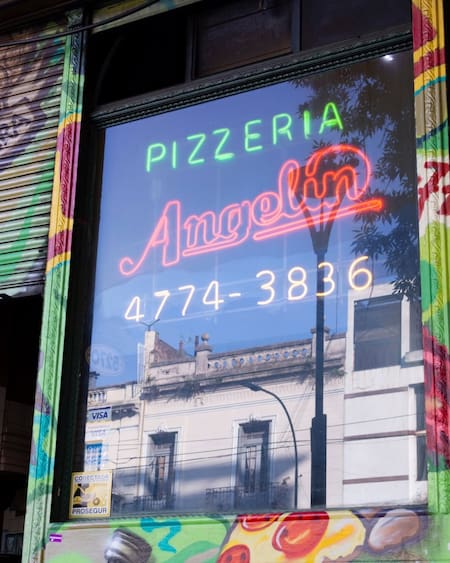 Angelín, el inventor del delivery porteño. Foto: Instagram @angelin.pizzeria