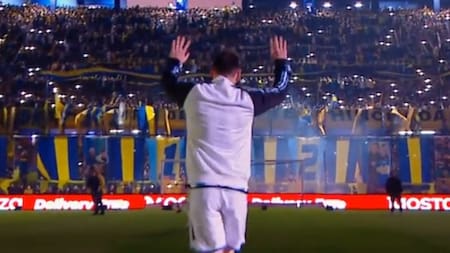 Lionel Messi fue ovacionado por la hinchada de Boca en la Despedida de Riquelme. Foto: captura de pantalla.
