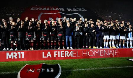 Los protagonistas que asistieron a la despedida de Maximiliano Rodríguez. Foto: NA.