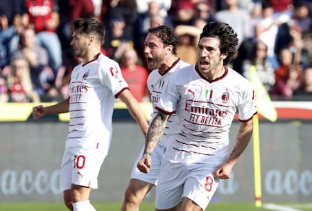 Sandro Tonali en el Milan. Foto: Reuters/Ciro De Luca
