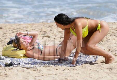 Barbie Vélez y Candela Ruggeri