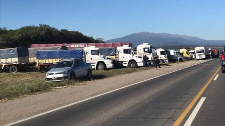 Protesta de camioneros en Salta