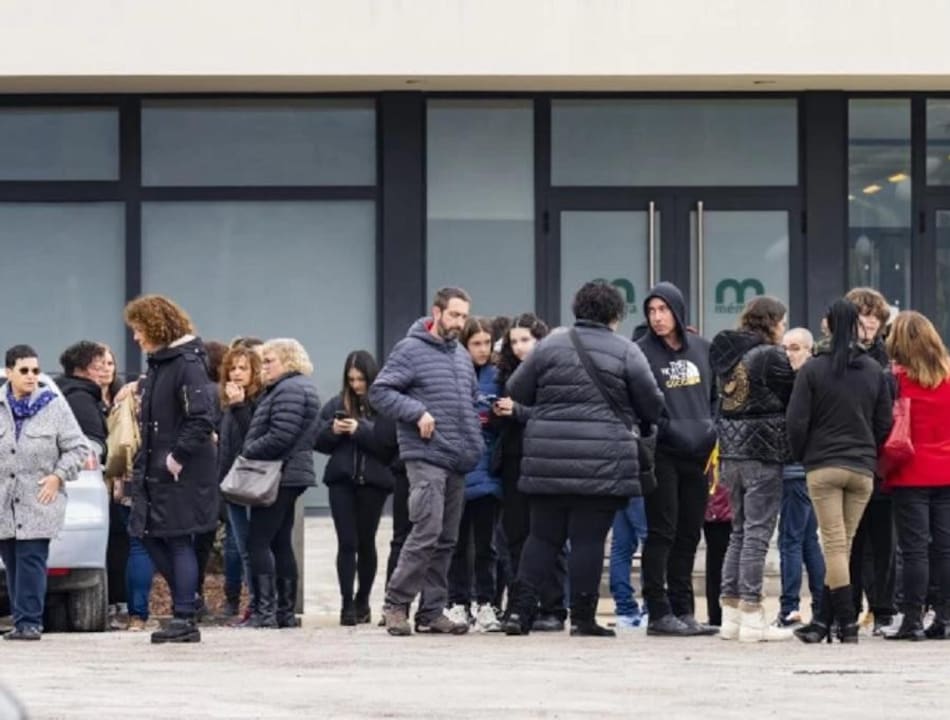 Gemelas se tiraron de un tercer piso en Barcelona. NA