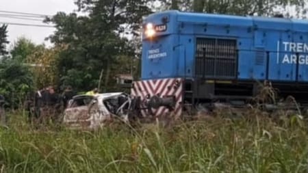 Tren Sarmiento embistió a un auto en Moreno, AGENCIA NA