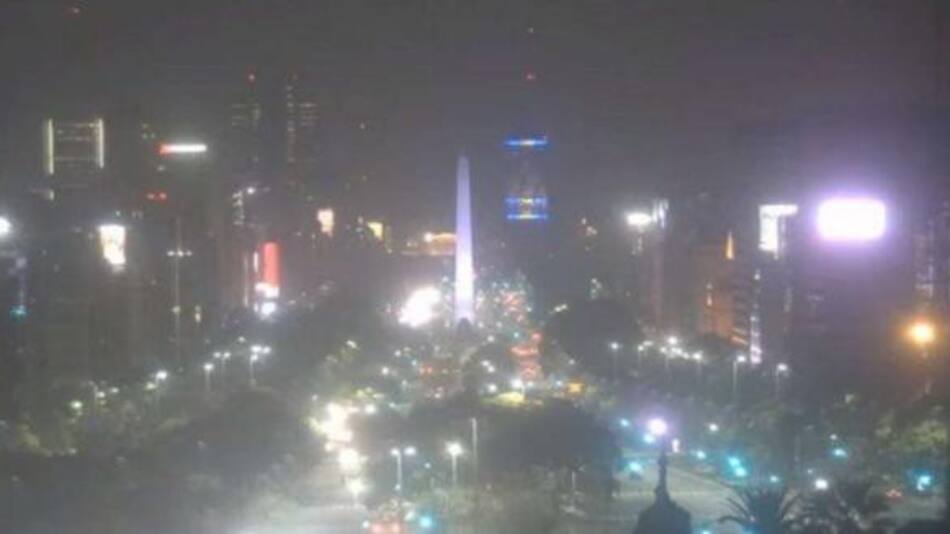 Luego del calor, llegó el humo a la Ciudad por los incendios en los pastizales de Canning