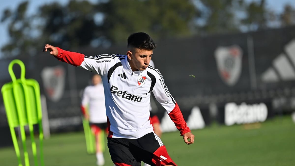 Eduardo Coudet apuesta al debut de Thiago Almada en River Plate para buscar el triunfo ante Argentinos Juniors