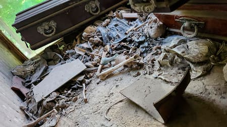 Espeluznante hallazgo en cementerio de La Plata. Foto: X.