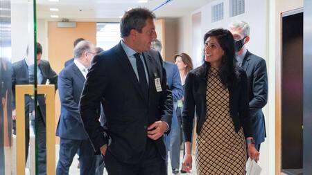Sergio Massa junto a Gita Gopinath, Subdirectora Gerenta del Fondo Monetario Internacional (FMI). Foto: Prensa.
