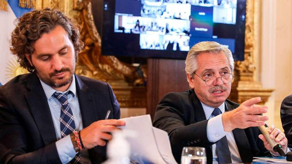 Alberto Fernández y el canciller Santiago Cafiero, foto EFE