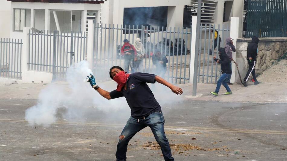 Crisis en Ecuador, REUTERS