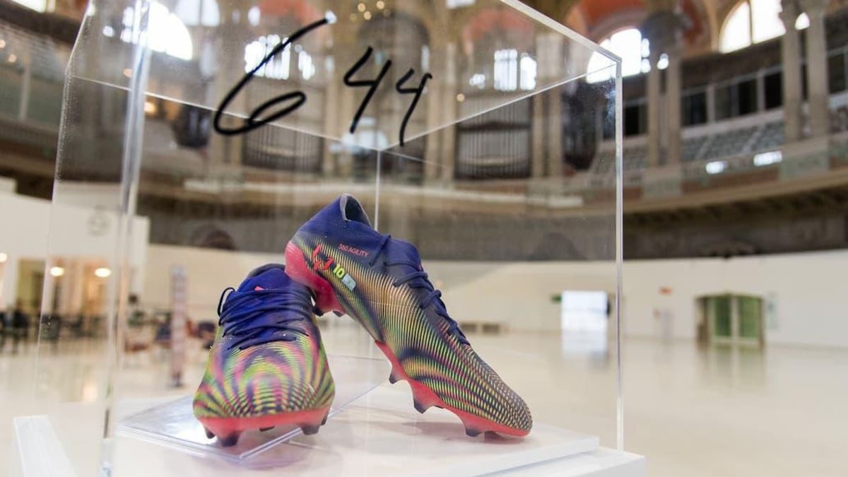 Botines de Messi donados para fin benéfico