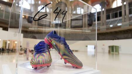 Botines de Messi donados para fin benéfico