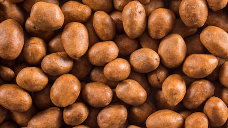 No es Japón: de qué país proviene el adictivo maní japonés, un snack con nombre engañoso