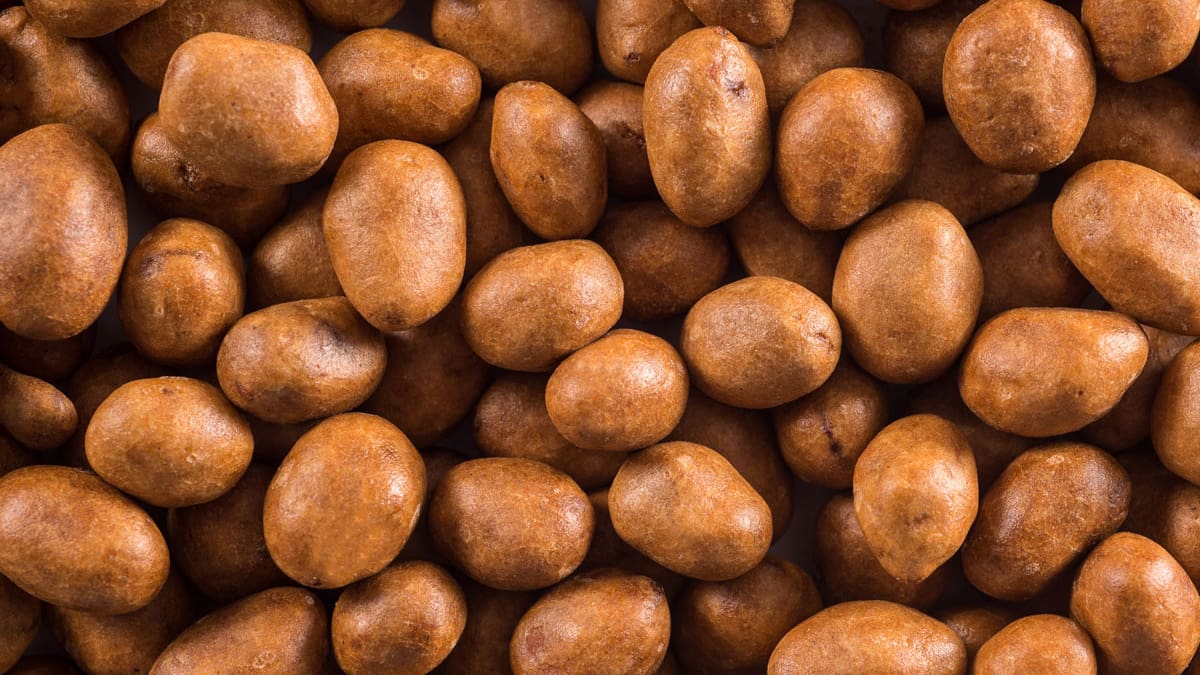 No es Japón: de qué país proviene el adictivo maní japonés, un snack con nombre engañoso