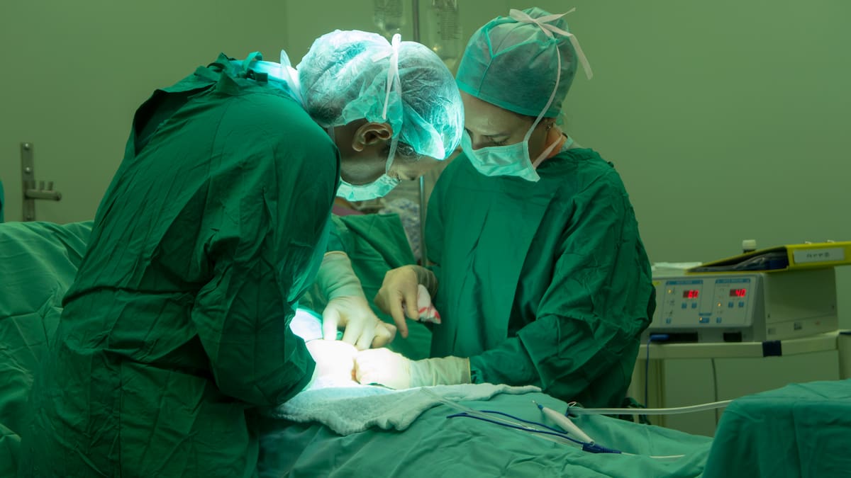 ¿Por qué los quirófanos son verdes?: la explicación científica detrás de un color clave en la medicina