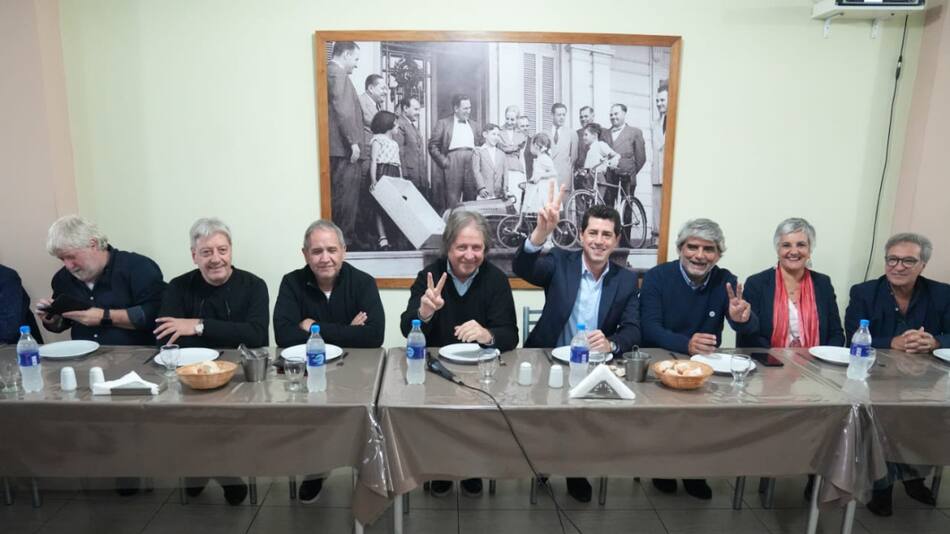 Wado de Pedro, reunido con la Corriente Federal de los Trabajadores. Foto: Prensa.
