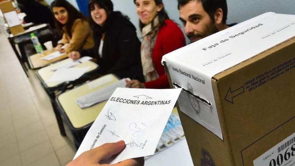 Elecciones - Voto en urna
