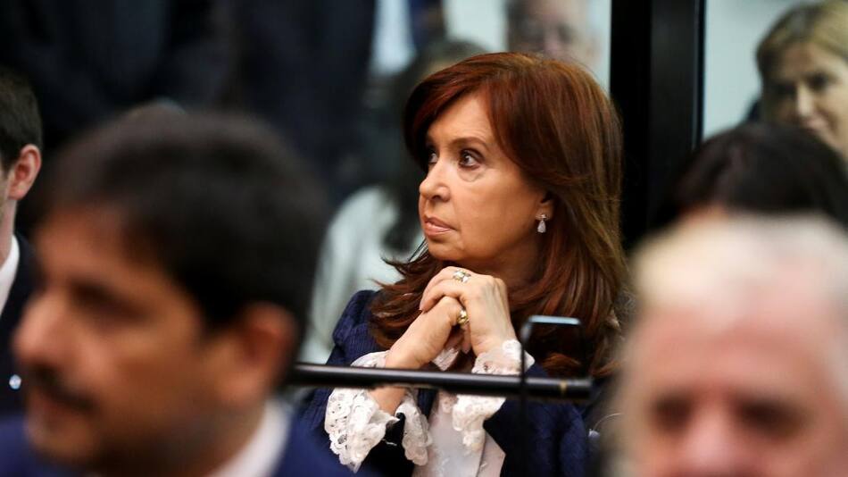 Cristina Kirchner en el banquillo de la causa Vialidad (Reuters)