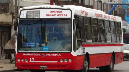 Colectivo, transporte público. Foto: NA