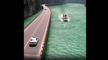 La autopista que pasa por el Gran Cañón Jinkou de China. Foto: Captura.