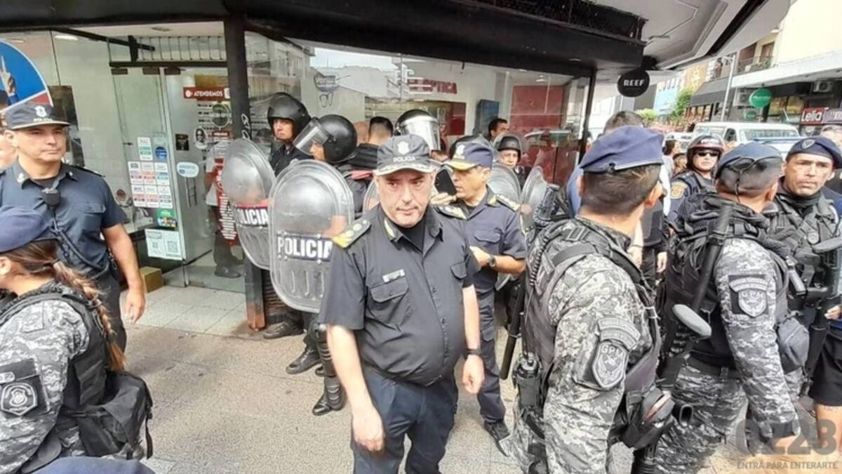 Fue trasladado a la comisaría primera.