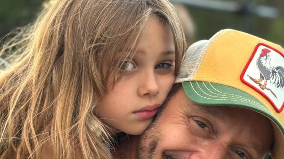 Benjamín Vicuña junto a su hija, Magnolia. Foto Instagram @benjaminvicuna.ok