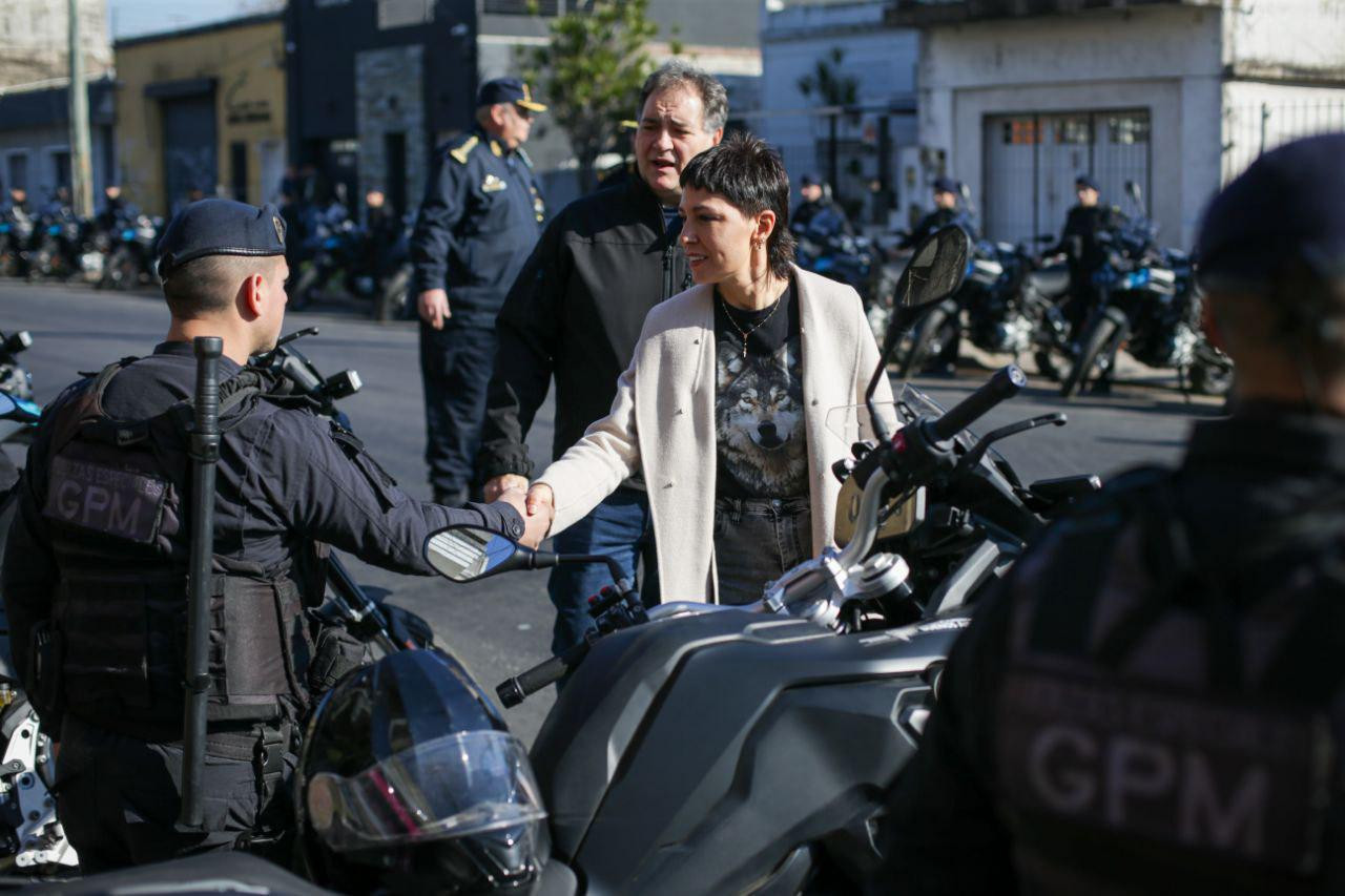 Entrega de patrulleros en Quilmes