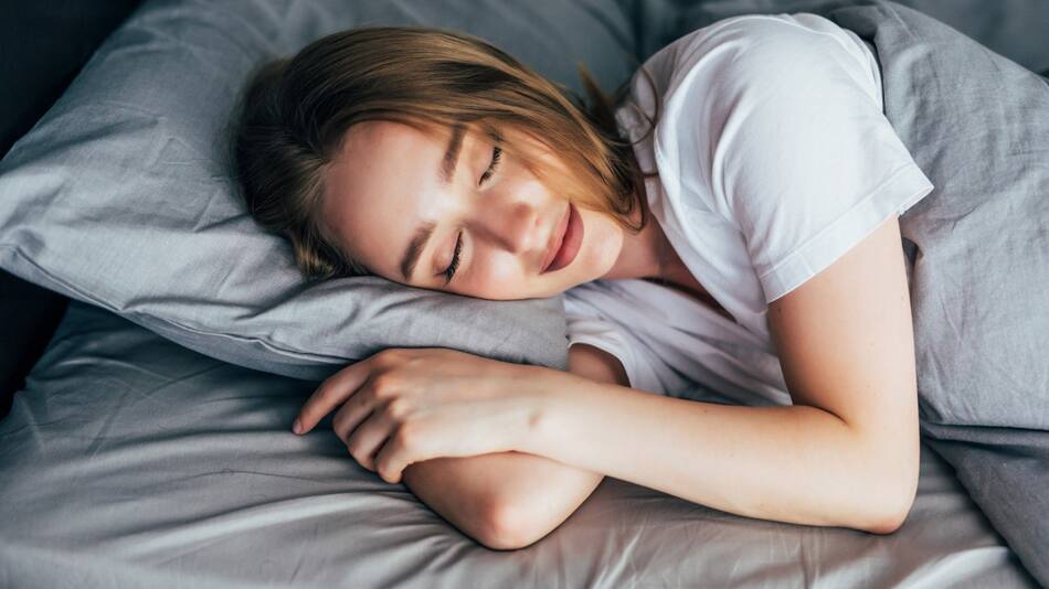 A qué hora hay que despertarse para vivir más años y prevenir enfermedades, según la ciencia. Foto: Freepik.