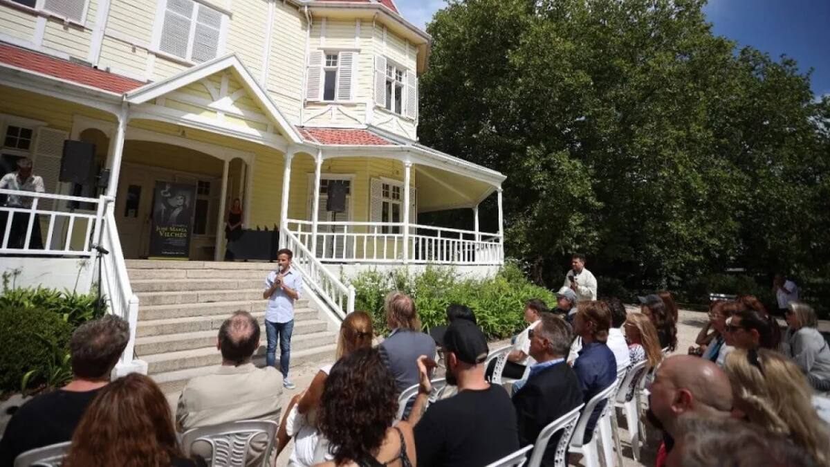 Entrega de Premio José María Vilches en Mar del Plata.