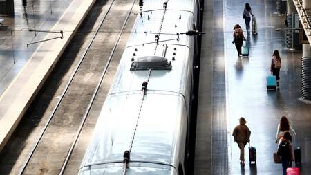Turistas en Aeropuerto de Madrid, España, REUTERS