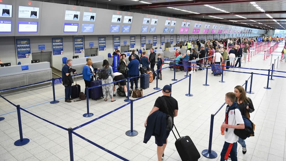 Todo lo que debés saber sobre los límites para llevar dinero al exterior. Foto: Unsplash.