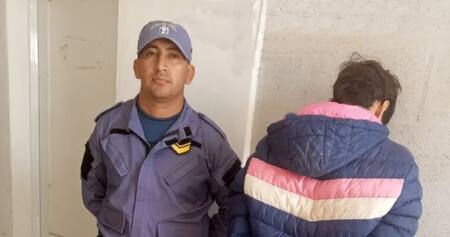 El hombre detenido por haber arrojado a su pareja a un aljibe. Foto: Diario Chaco.