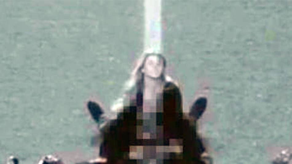 Descubren a pareja teniendo sexo en un estadio de fútbol