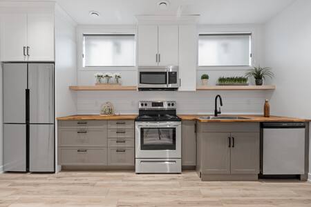 Calentar recipientes de plástico en el microondas puede liberar una cantidad sorprendente de nanoplásticos y microplásticos. Foto Unsplash.