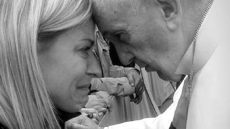 Eugenia Tobal despidió al papa Francisco con un emotivo recuerdo: el día que le contó que su sueño era ser madre