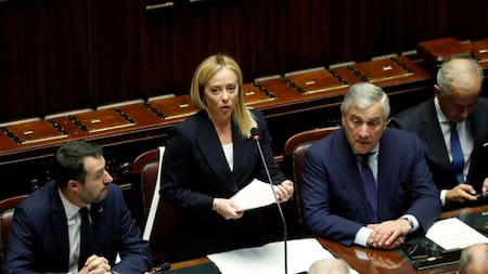 Matteo Salvini, Giorgia Meloni y Antonio Tajani en el Parlamento italiano. Foto: REUTERS.