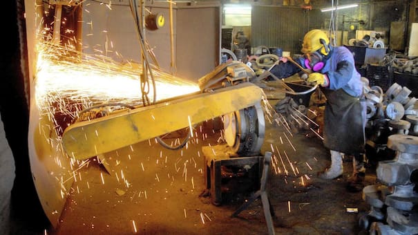 Industria argentina: la capacidad instalada cayó al 61% en octubre 2025 con pisos de 33%