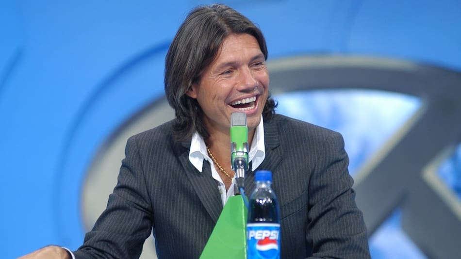 Marcelo Tinelli conduciendo Videomatch
