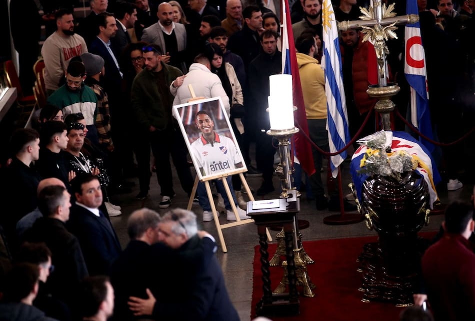 Velatorio de Juan Izquierdo en Uruguay. Foto: Reuters