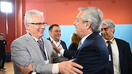 Alberto Fernández junto a Baltasar Garzón. Foto: NA