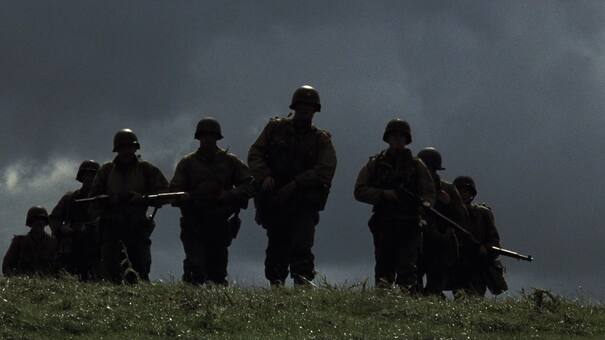 Una obra maestra en Netflix: la película protagonizada por Steven Spielberg y Tom Hanks que ganó 5 Oscar