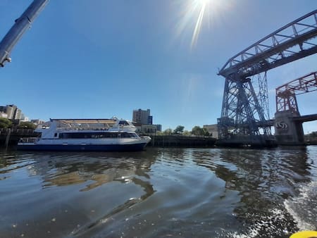 Navegación por el Riachuelo: puente transbordador. Foto: Gabriela Ensinck
