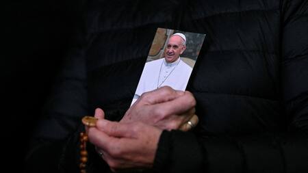 Cadena de oración por la salud del Papa Francisco. Foto: REUTERS.