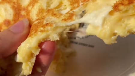 Panqueques de chipá. Foto: captura TikTok