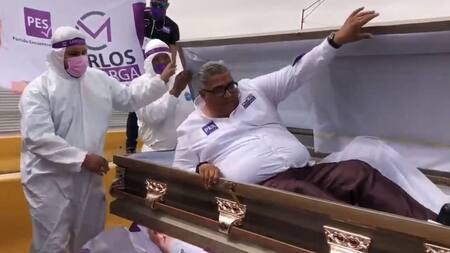 Carlos Mayorga, hizo su campaña desde un ataúd