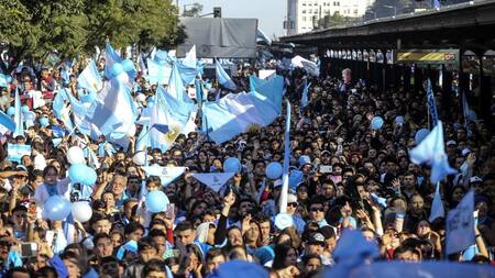 Marcha pro vida contra el aborto en centro porteño (NA)